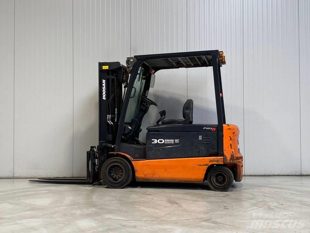 Doosan B30X-5 电动叉车