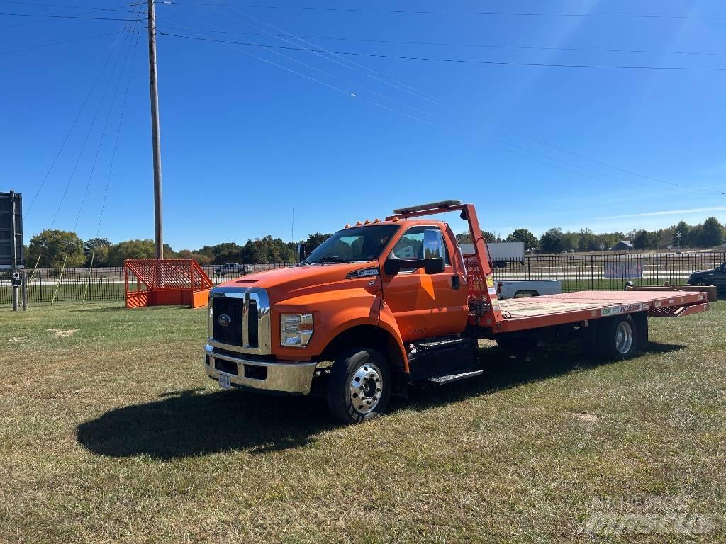 Ford F650 平板栏板货车