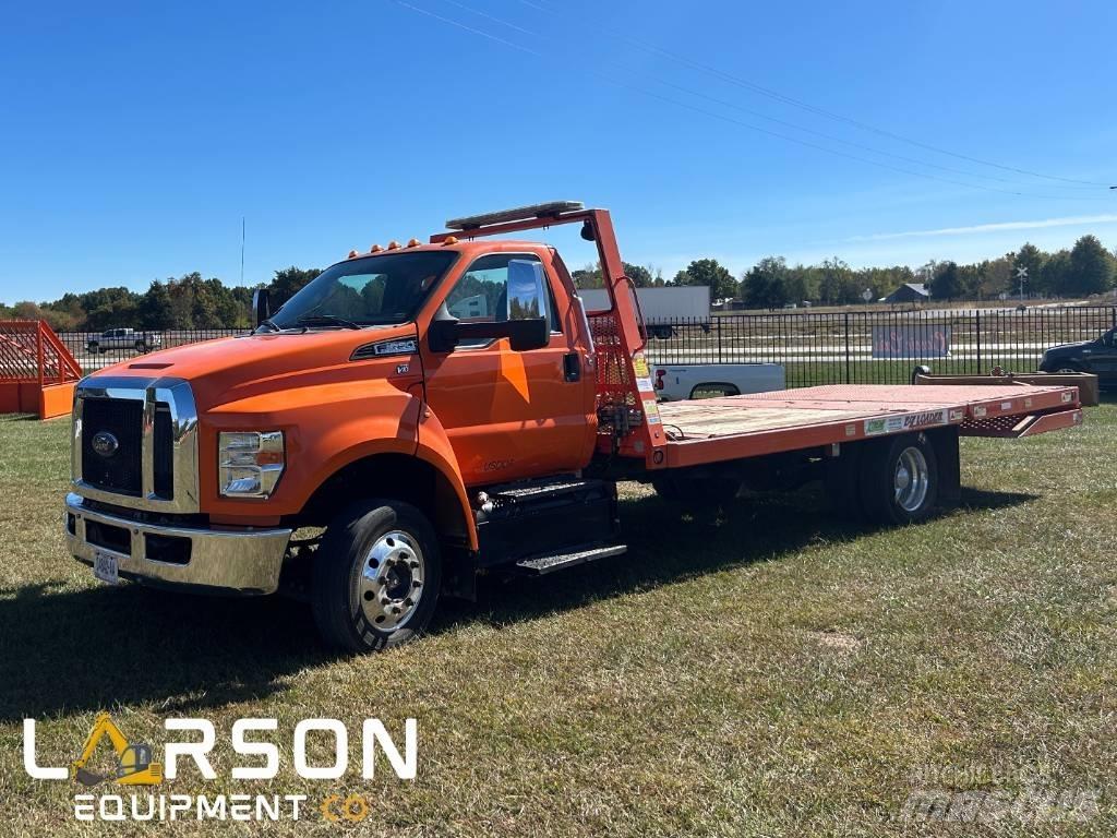Ford F650 平板栏板货车