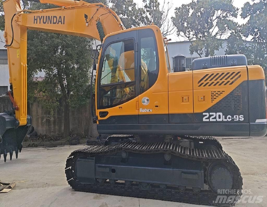 Hyundai R220LC-9S 轮式挖掘机
