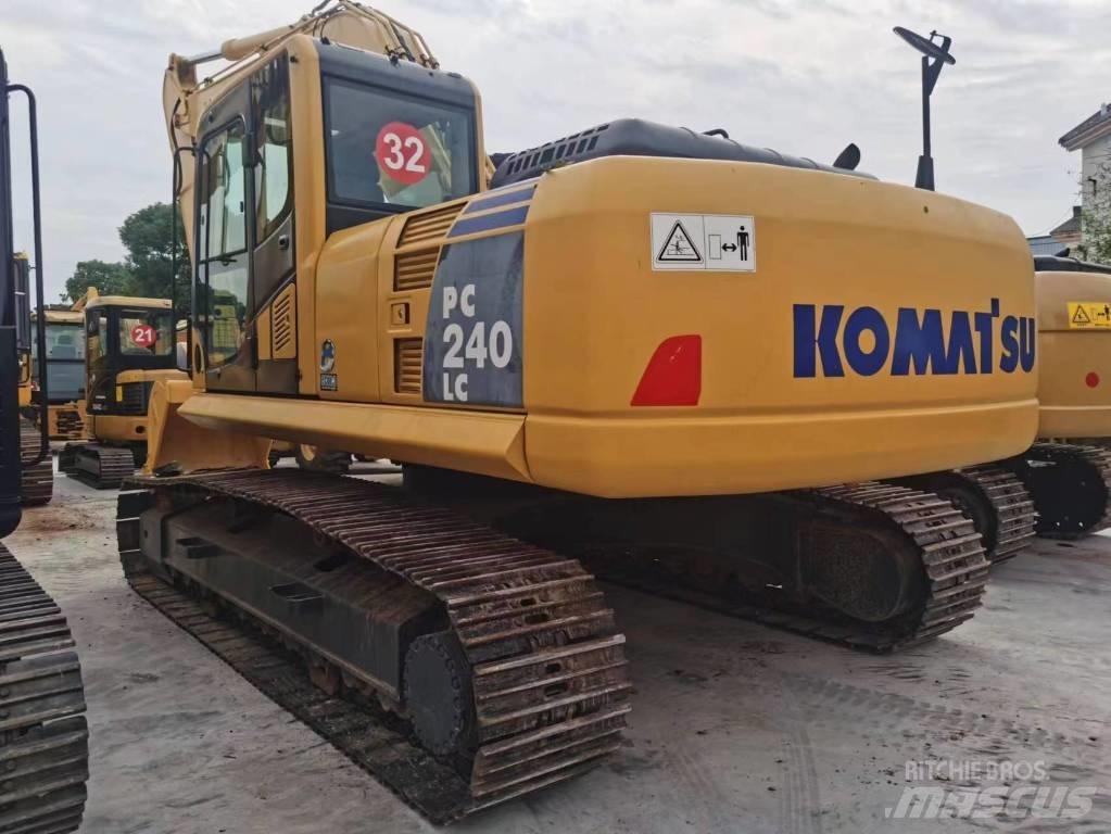 Komatsu PC 240-8 履带挖掘机