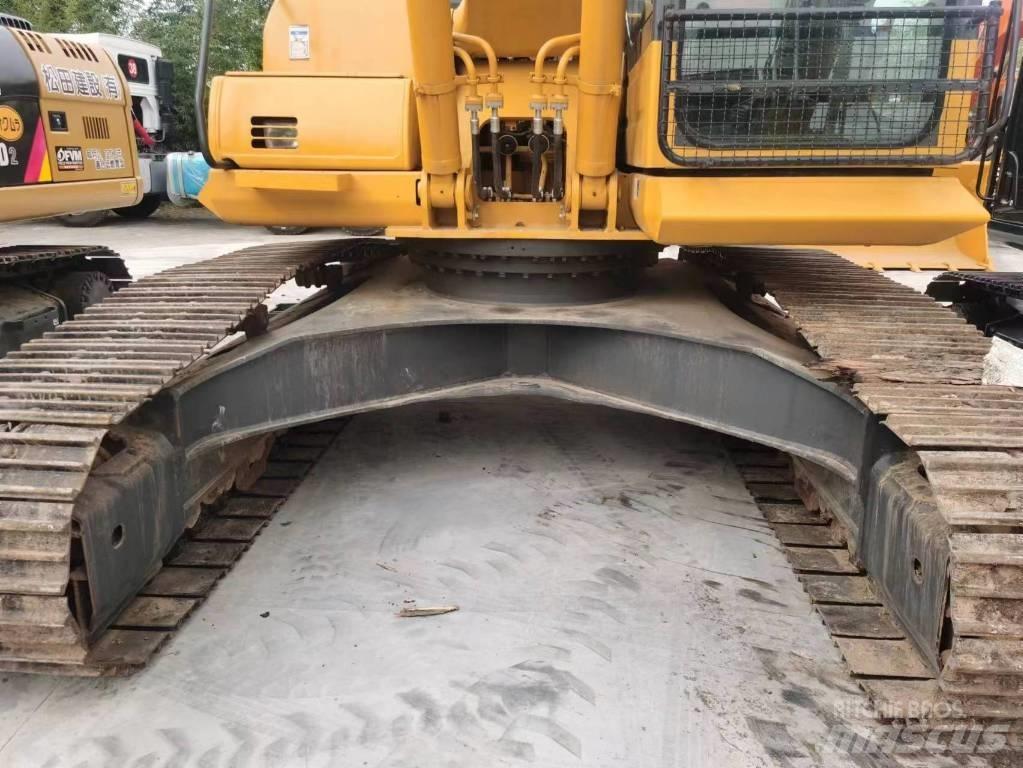 Komatsu PC 240-8 履带挖掘机