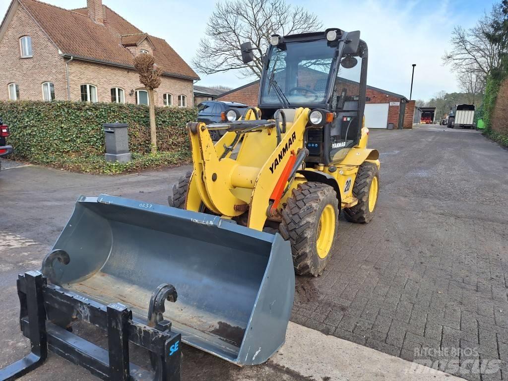 Yanmar V8 多功能装载机