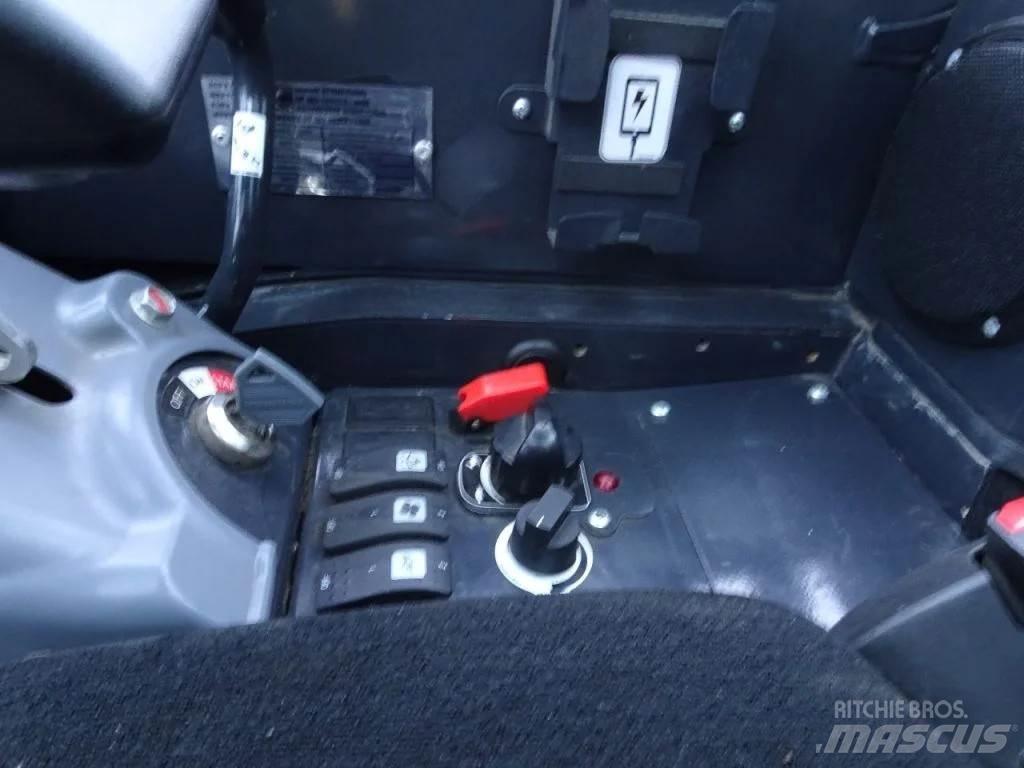 Yanmar VIO27 小型挖掘机