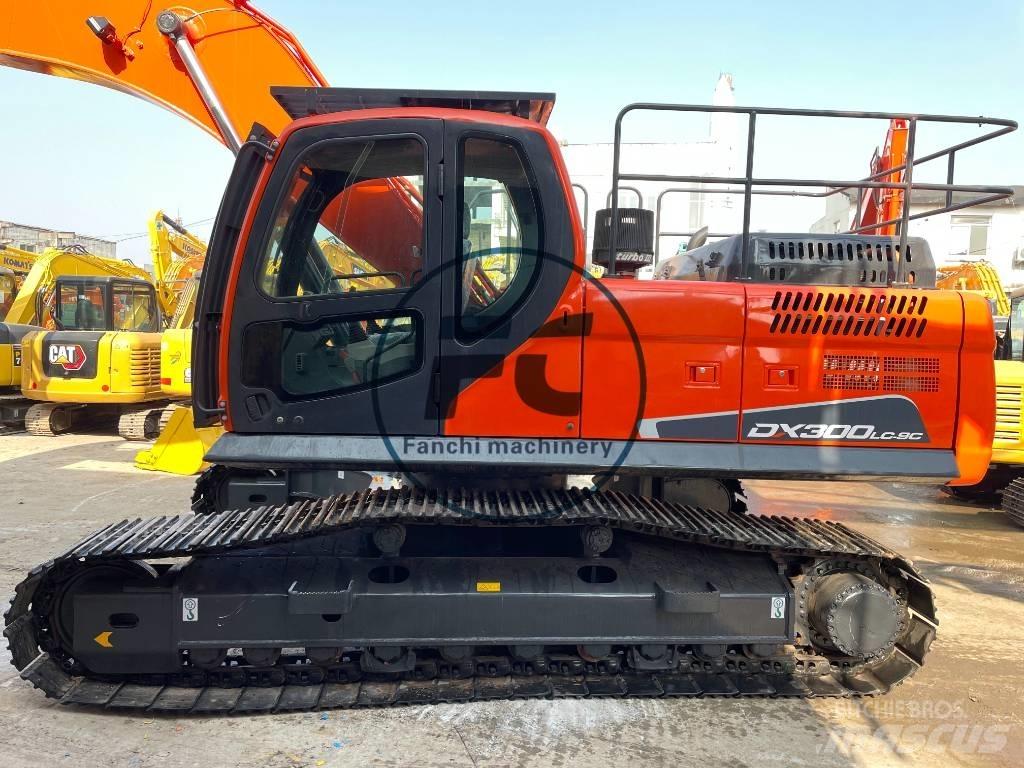 Doosan DX300 履带挖掘机
