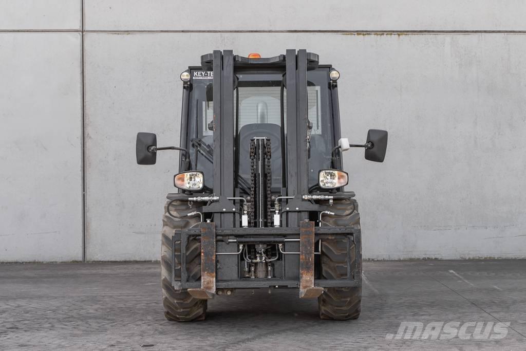Manitou MC 25-4 柴油叉车