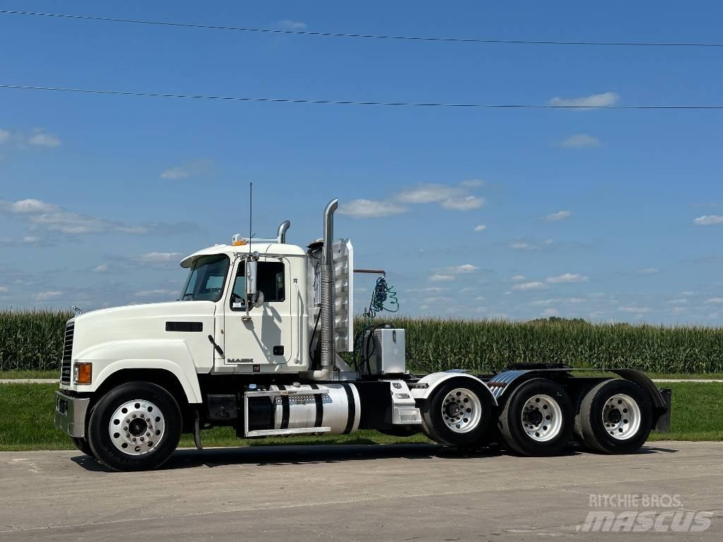 Mack Pinnacle CH613 牵引车
