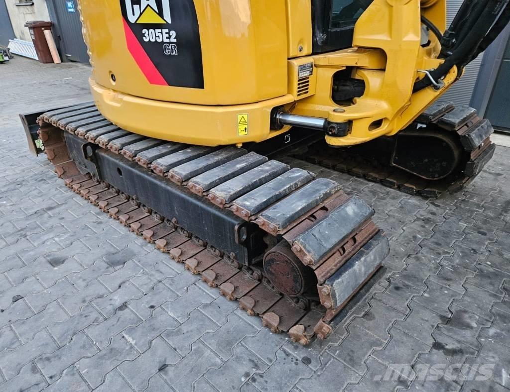 CAT 305 E2 小型挖掘机
