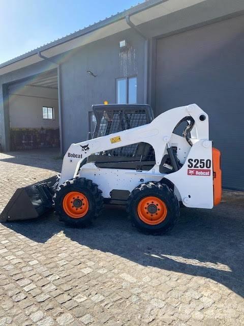 Bobcat S 250 滑移装载机
