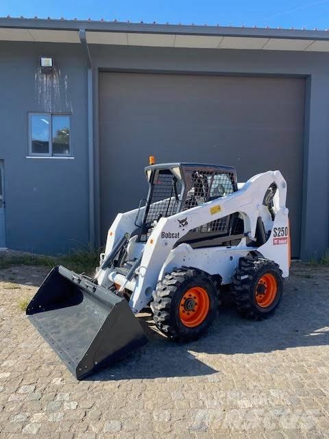 Bobcat S 250 滑移装载机
