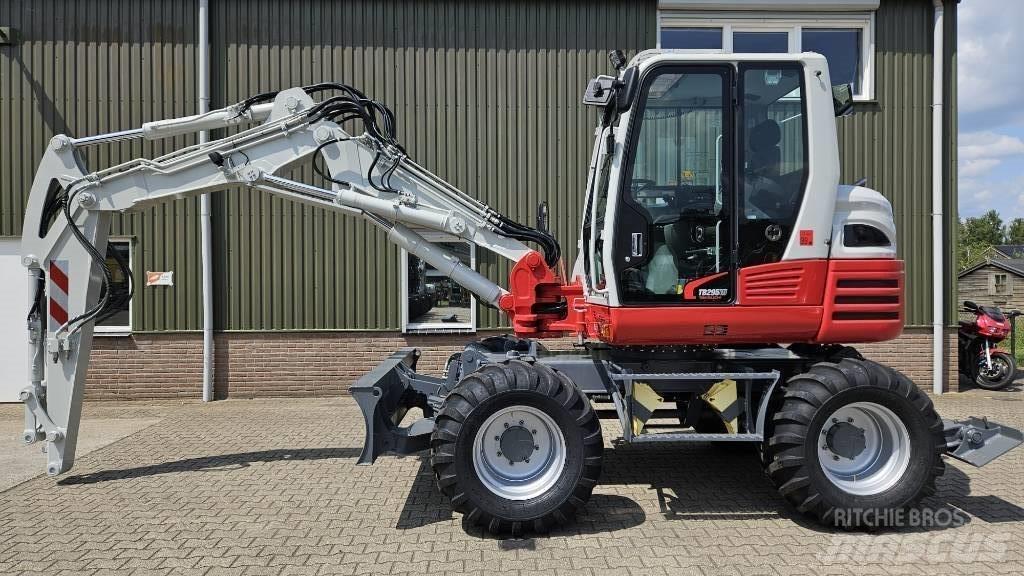Takeuchi TB295W 轮式挖掘机