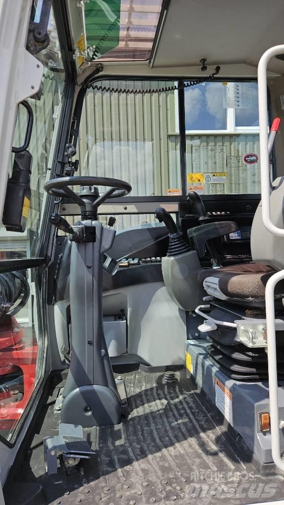 Takeuchi TB295W 轮式挖掘机