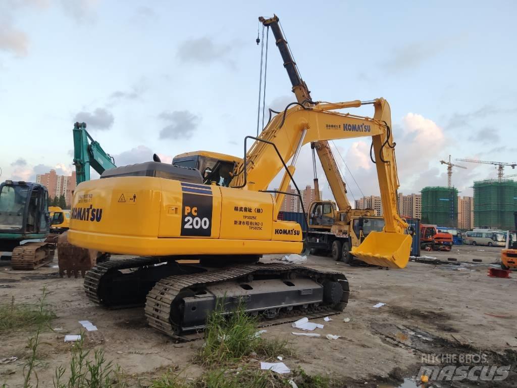 Komatsu PC 200-7 中型挖掘机