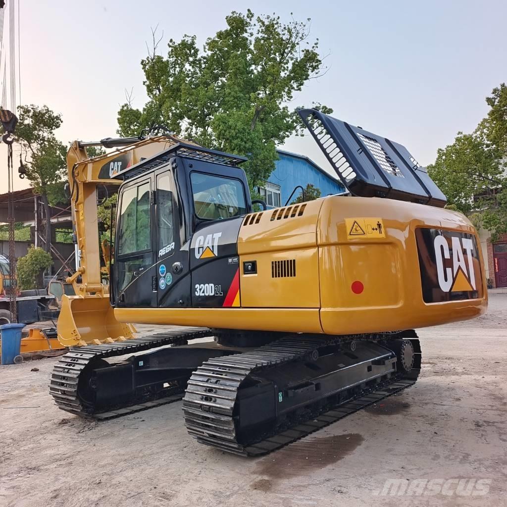 CAT 320 D2L 履带挖掘机