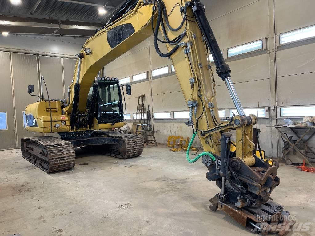 CAT 323 D L 履带挖掘机