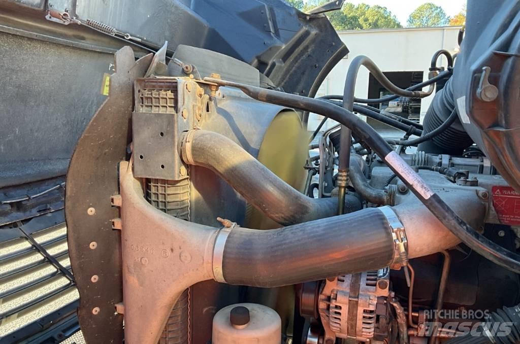 Sterling L 9500 其他货车