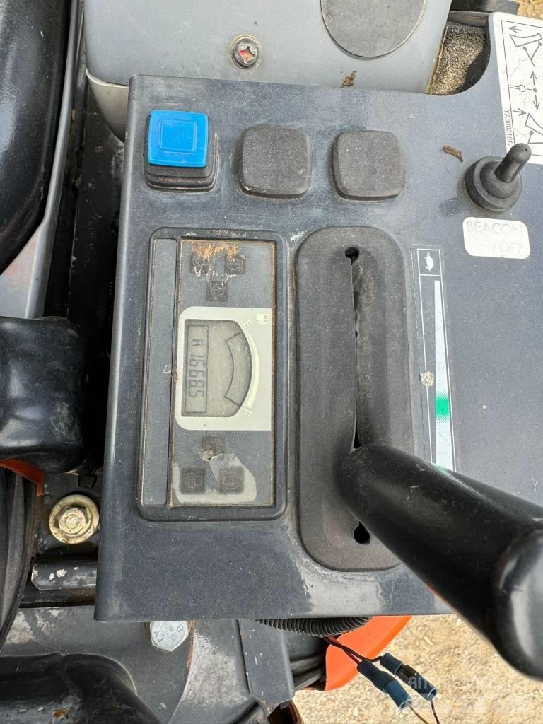 Hitachi ZX19U-5 小型挖掘机