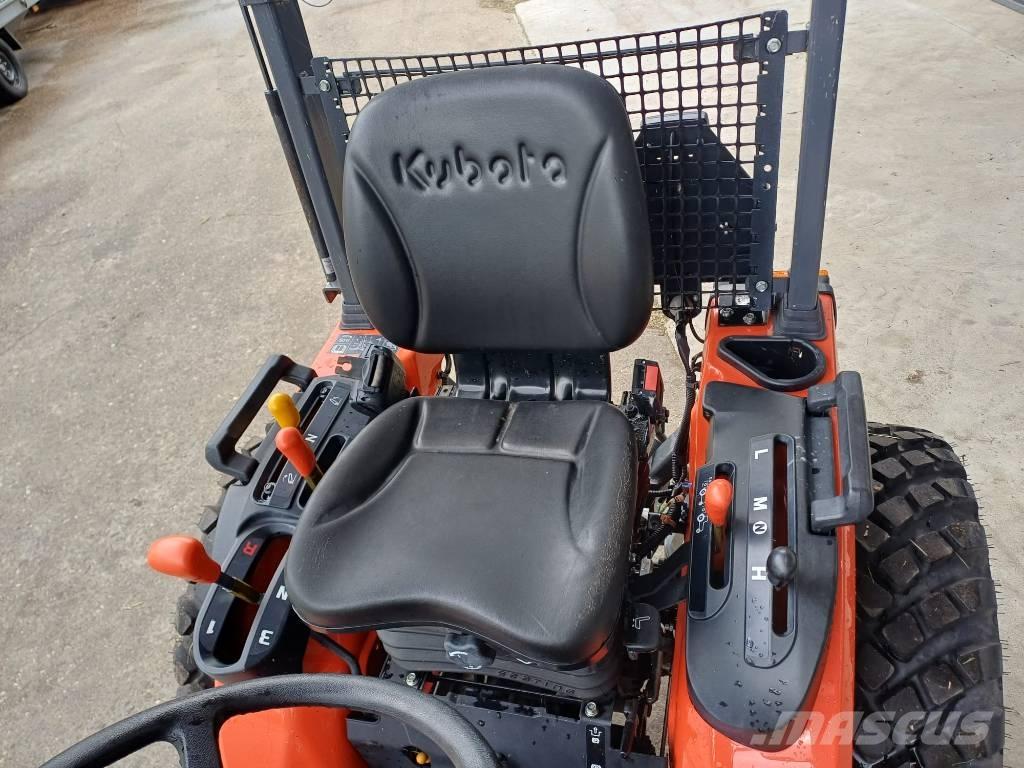 Kubota B1-241 小型拖拉机