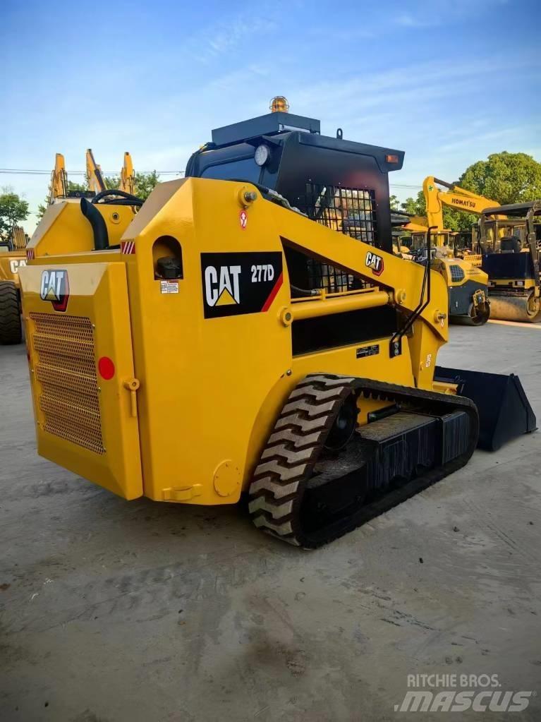 CAT 277 D 滑移装载机