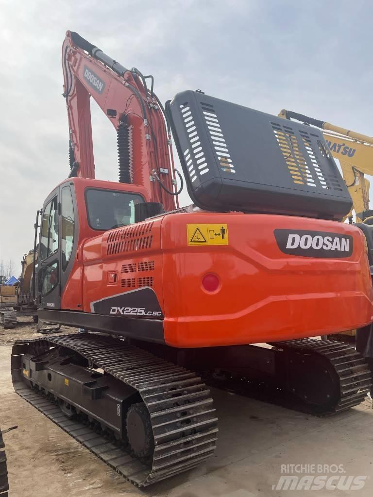 Doosan DX 225LC-9C 履带挖掘机