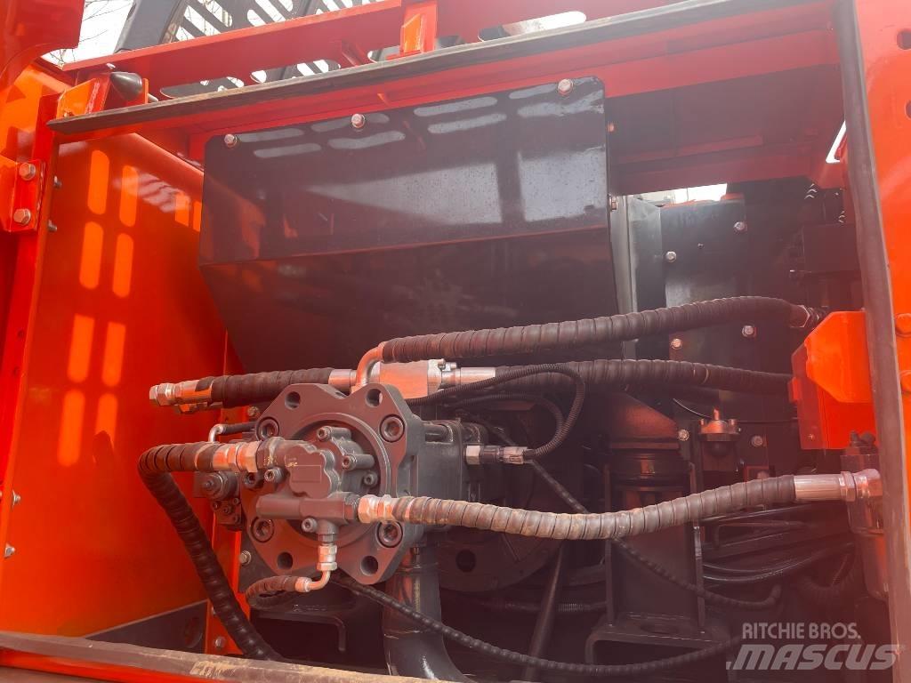 Doosan DX 225LC-9C 履带挖掘机