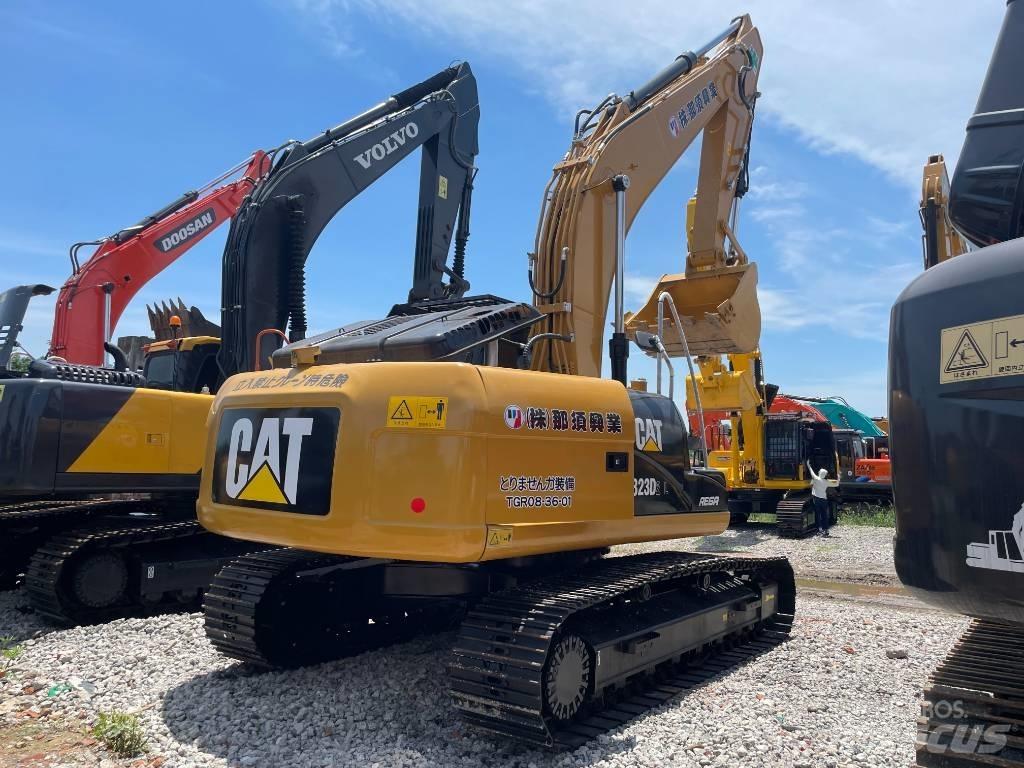 CAT 323D2 履带挖掘机