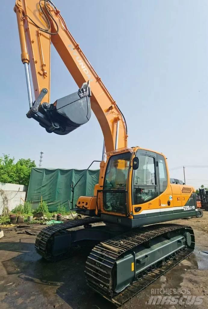Hyundai R220LC-9 履带挖掘机