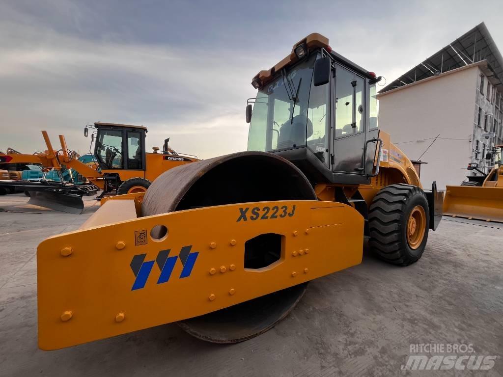XCMG XS 223 J 单轮压路机