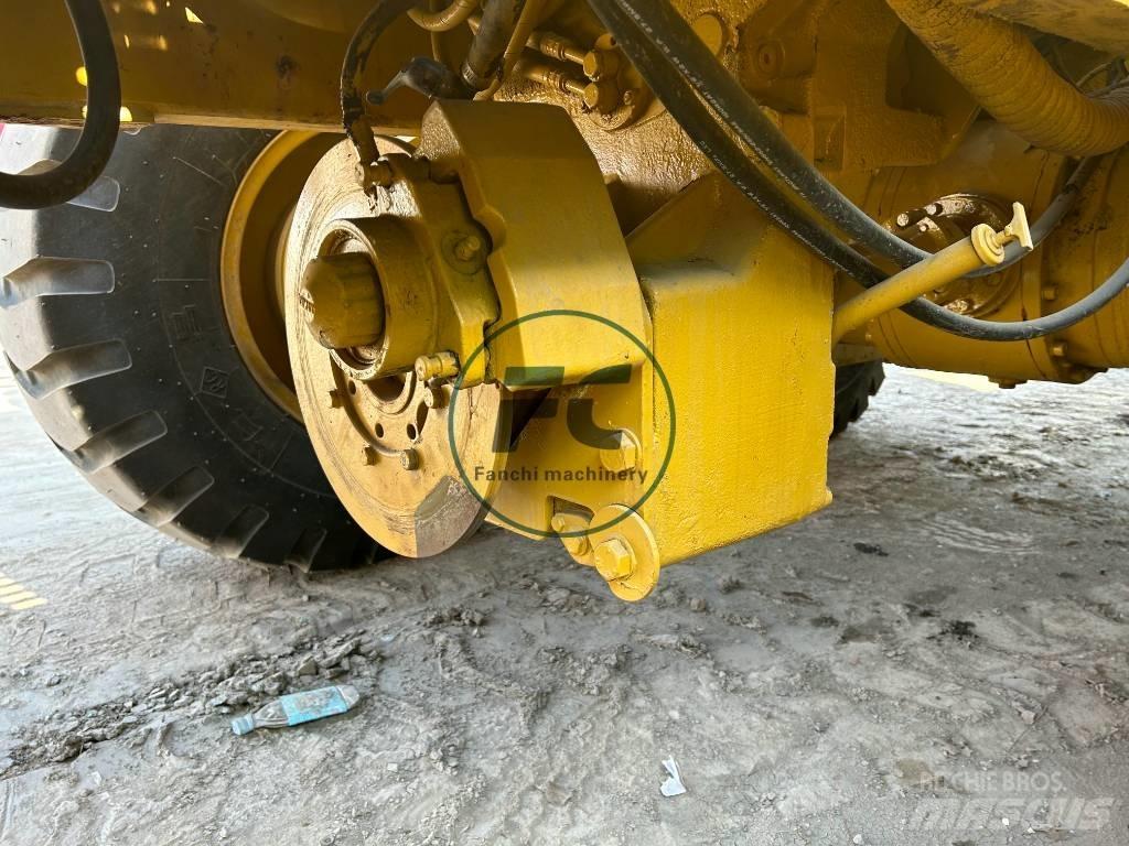 CAT 120 K 平地机/推土机