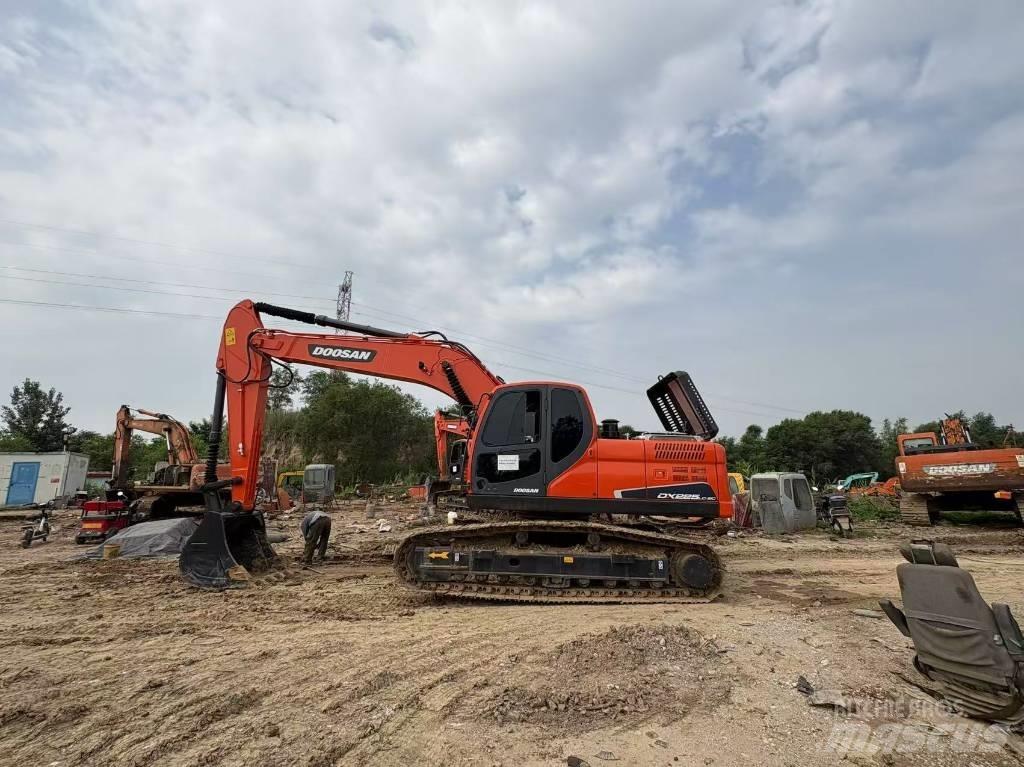 Doosan DX225LC-9C 履带挖掘机