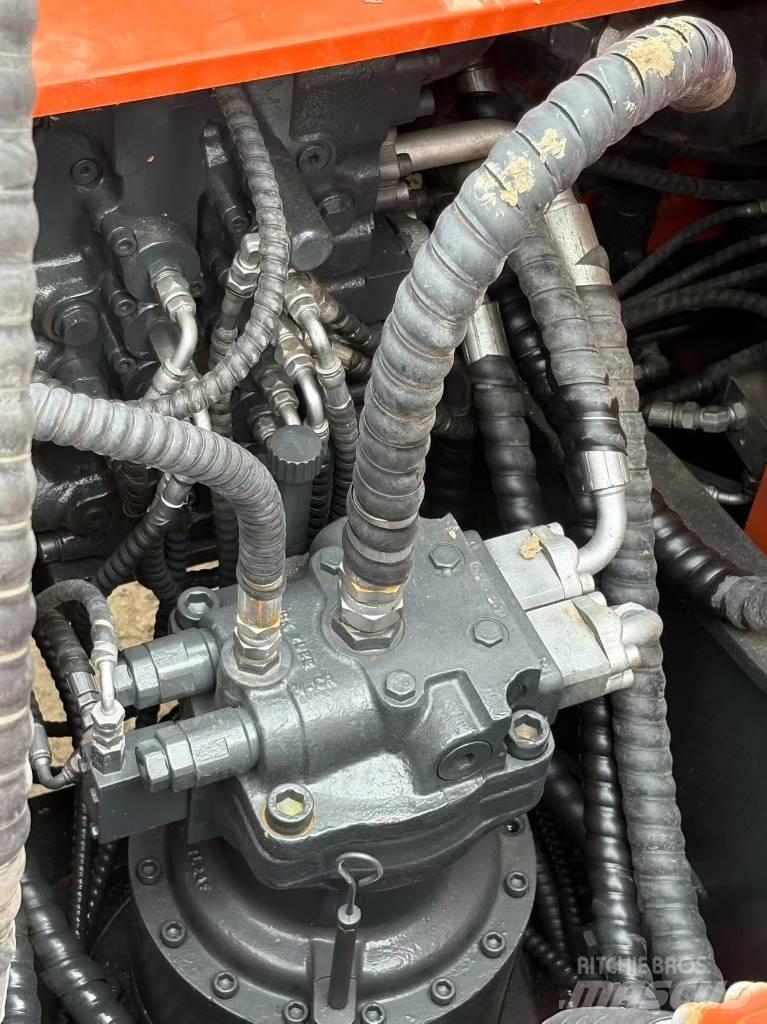 Doosan DX225LC-9C 履带挖掘机