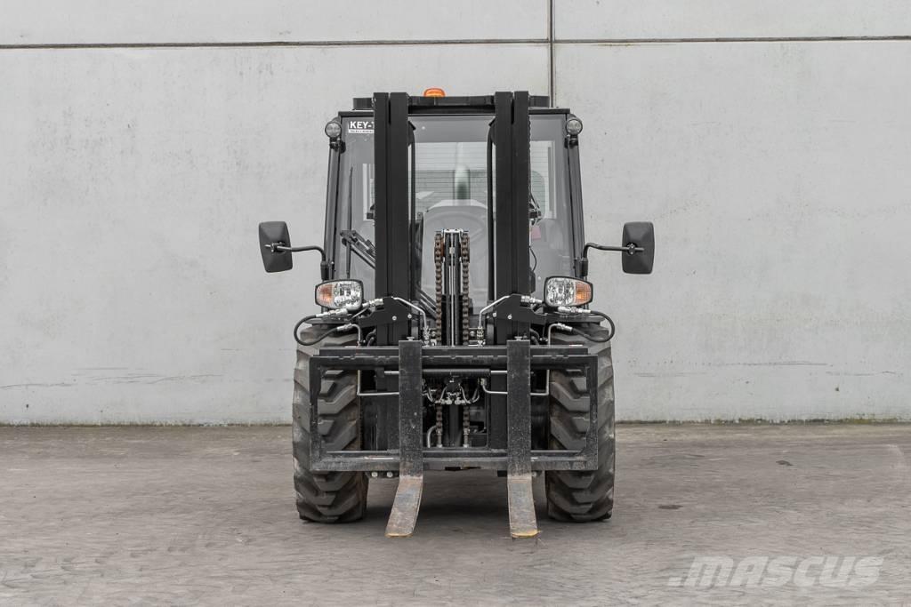 Manitou MC 30-4 柴油叉车
