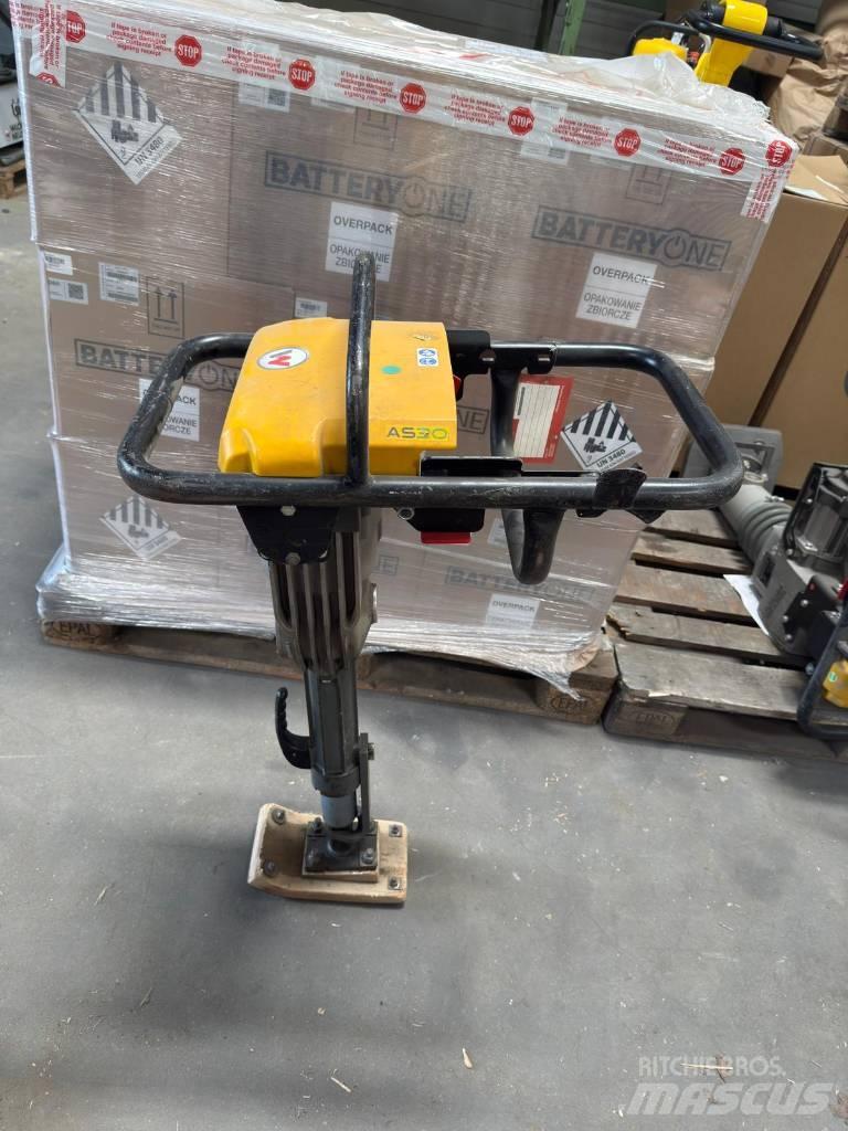 Wacker Neuson AS30e 匝道机