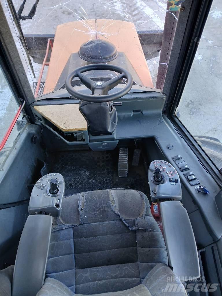 Komatsu 840.3 集运机