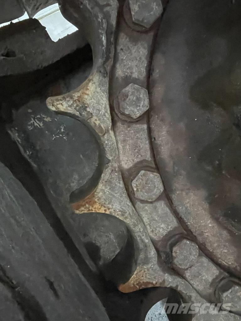 Komatsu PC 210 履带挖掘机