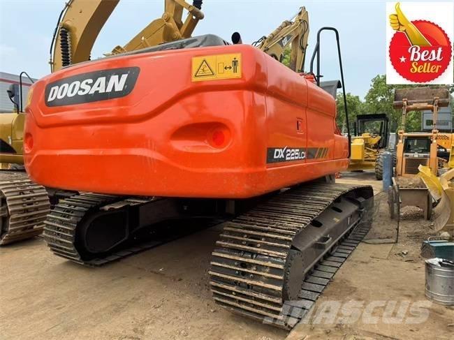 Doosan DX 225 LCA 履带挖掘机