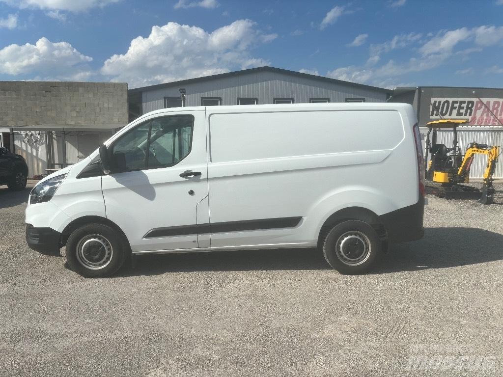 Ford Transit 商务面包车