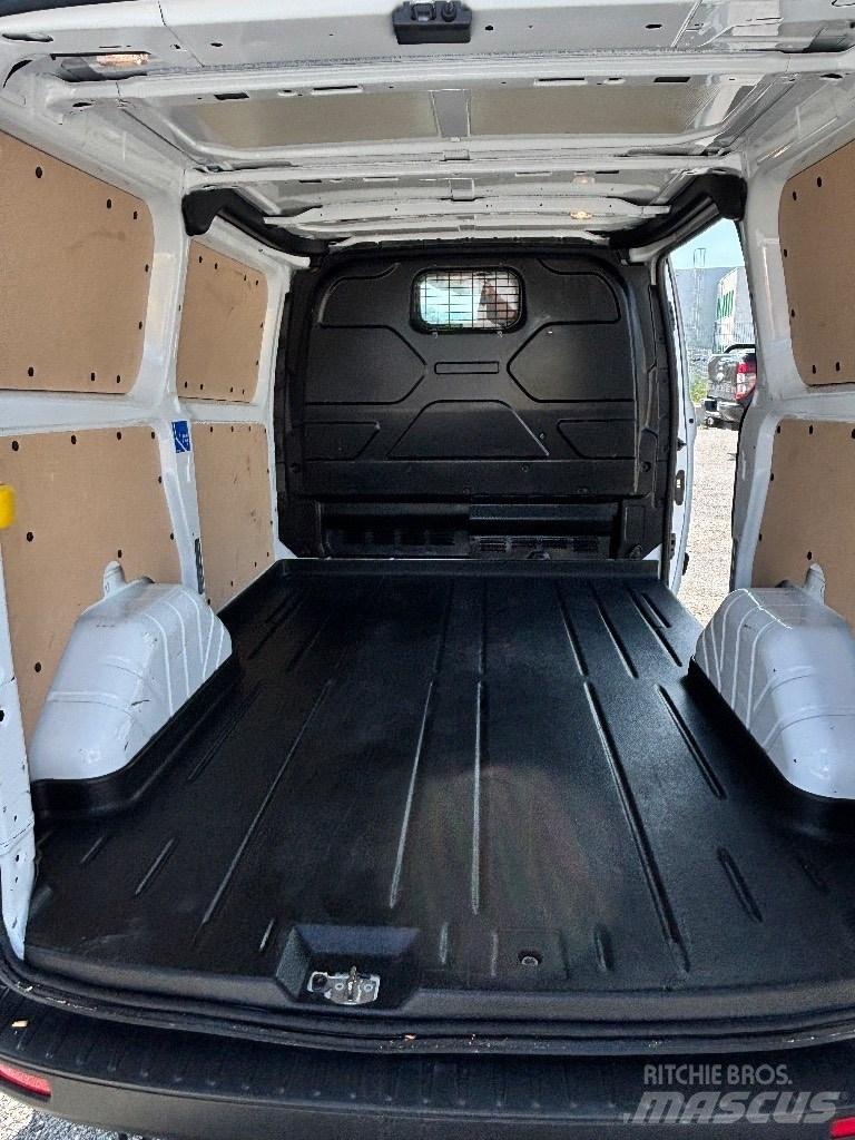 Ford Transit 商务面包车