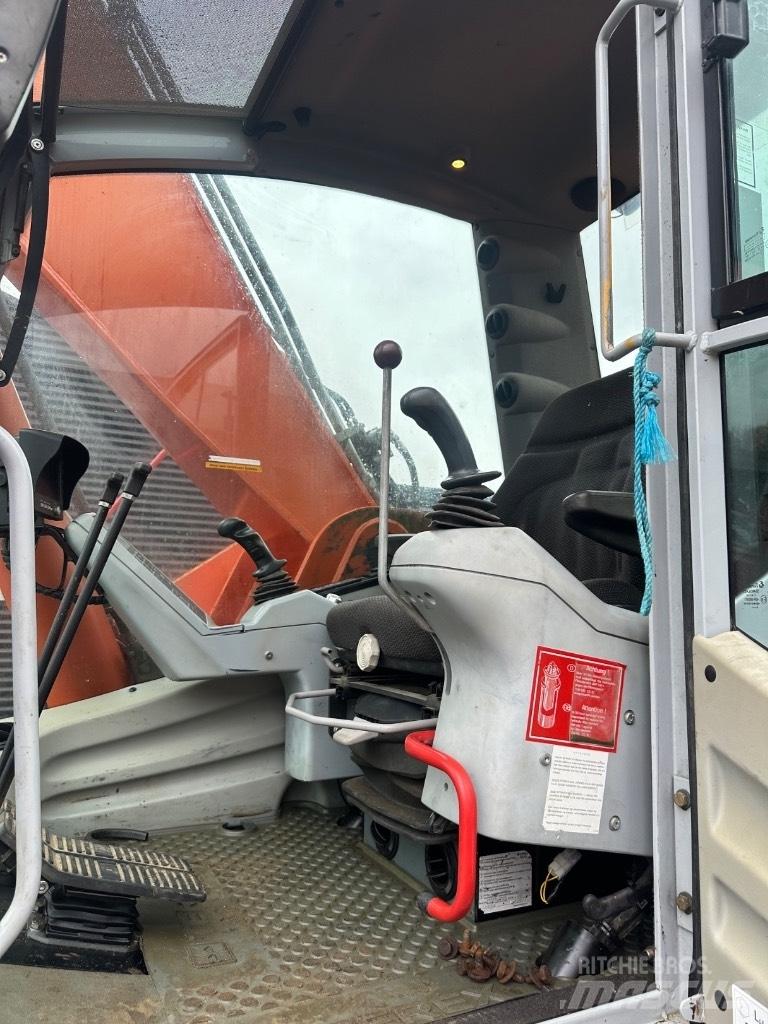 Terex TC240 履带挖掘机