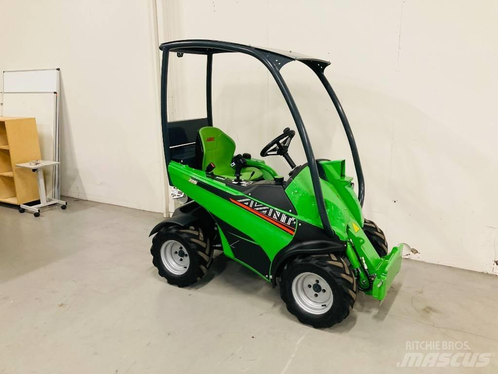 Avant 225 小型装载机