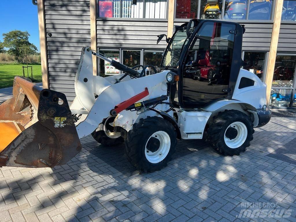Yanmar 1201 轮式装载机