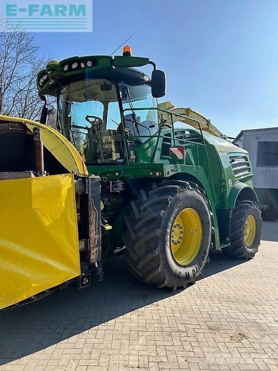 John Deere 8200i 自走式青贮饲料收割机