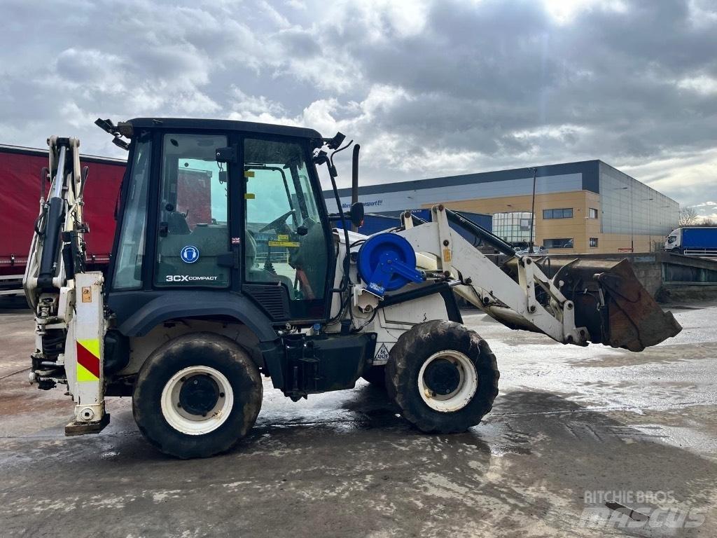 JCB 3CX Compact 反铲装载机