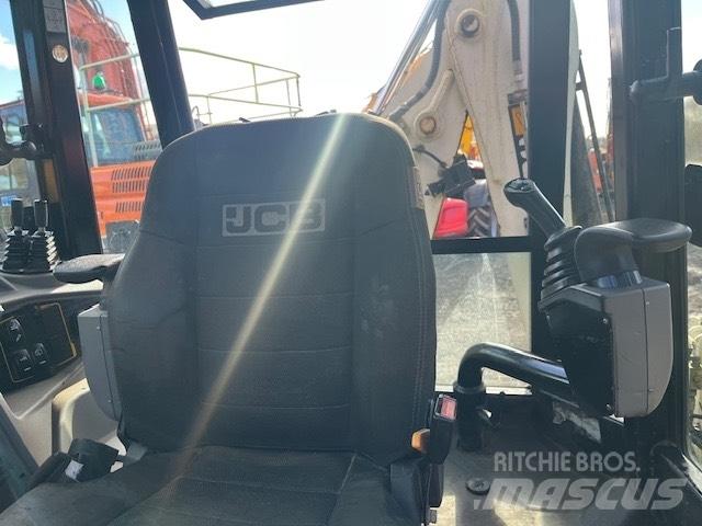JCB 3CX Compact 反铲装载机