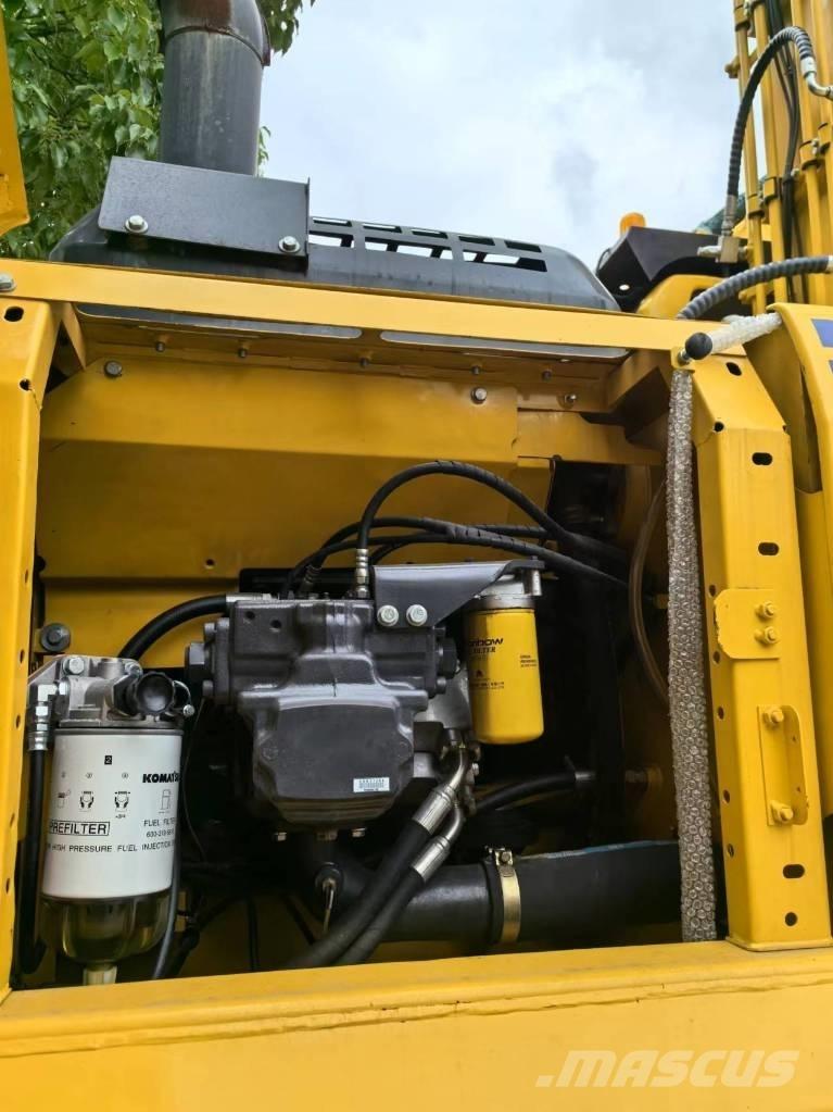 Komatsu PC 220-8 履带挖掘机