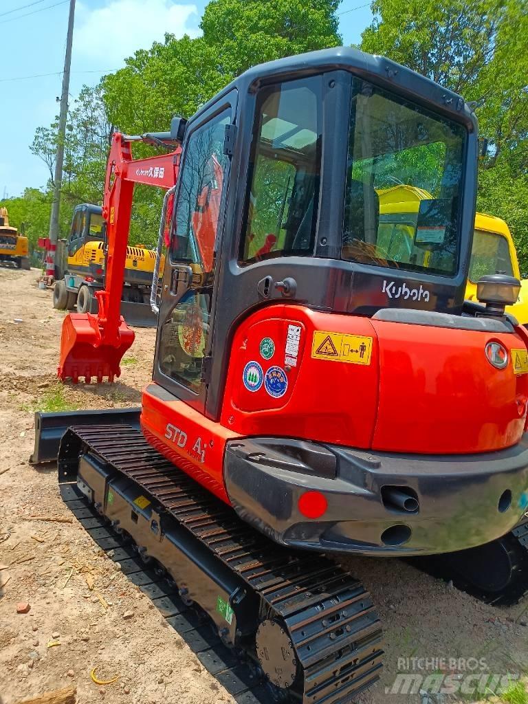 Kubota KX 165 中型挖掘机