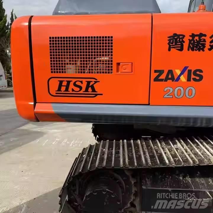 Hitachi ZX200 履带挖掘机