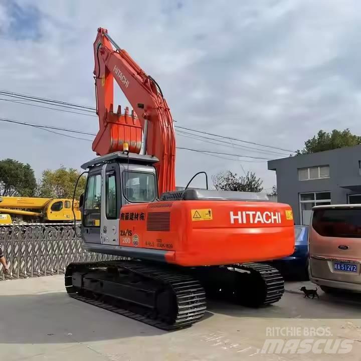 Hitachi ZX200 履带挖掘机