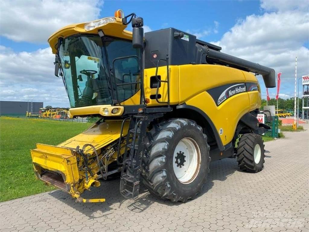 New Holland CX 880 联合收割机
