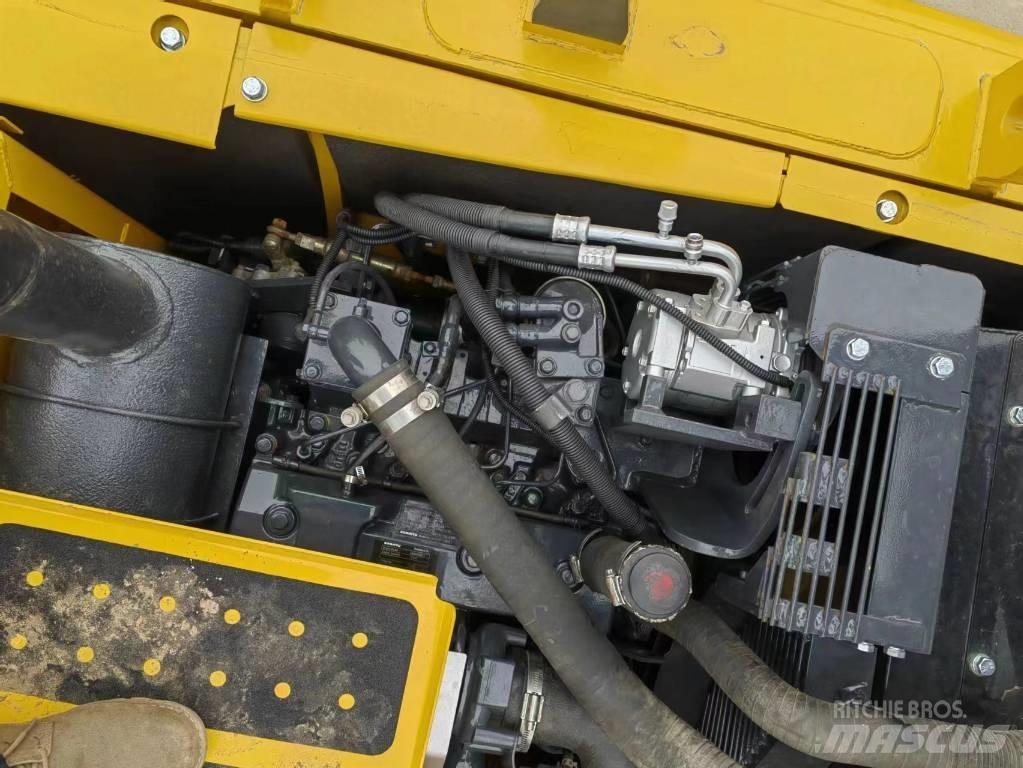 Komatsu PC 130-7K 中型挖掘机